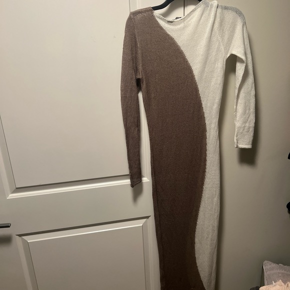 SHEER KNIT CONTRAST SLIT MAXI BEACH DRESS - Picture 5 of 8